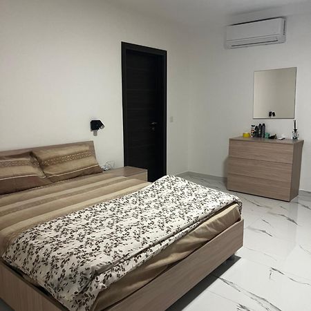 Luqa 3 Bedroom Penthouse T Bagian luar foto